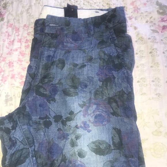 Floral capris - Picture 3 of 3